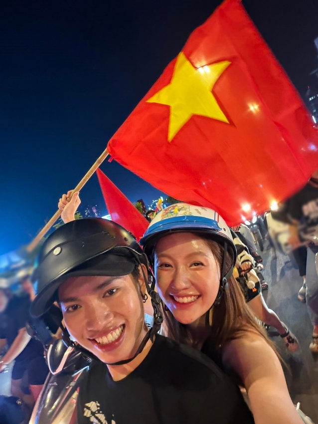 Sao Việt vỡ òa trước thành tích của U22 Việt Nam