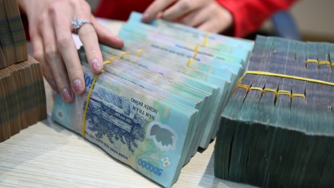 Lãi suất huy động “nóng” dần, ngân hàng tăng tốc hút tiền gửi cuối năm