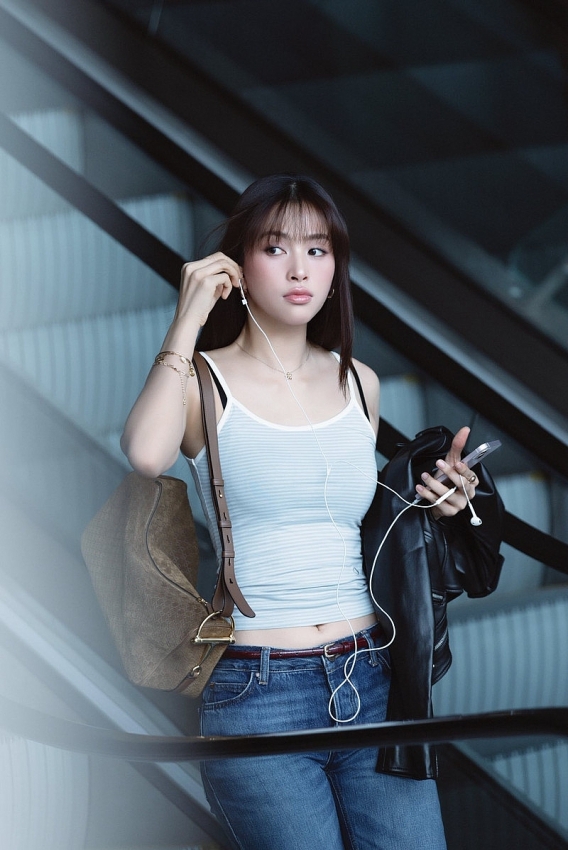 Tiểu Vy bắt trend 'trạm tỷ', ghi điểm với phong cách trẻ trung, cuốn hút