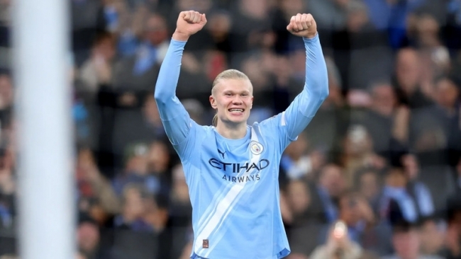 Haaland lập loạt kỷ lục, Man City lên đỉnh Ngoại hạng Anh
