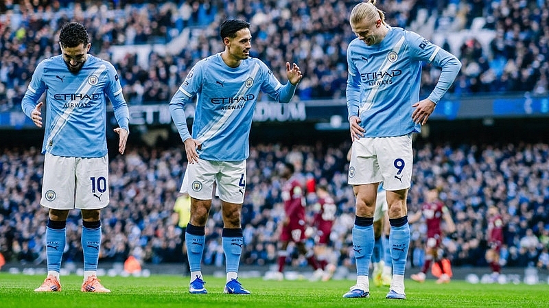 Haaland lập loạt kỷ lục, Man City lên đỉnh Ngoại hạng Anh