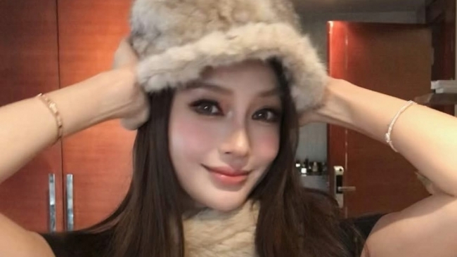 Angelababy gây sốt trên mạng xã hội xứ Trung với hình Y2K trẻ trung