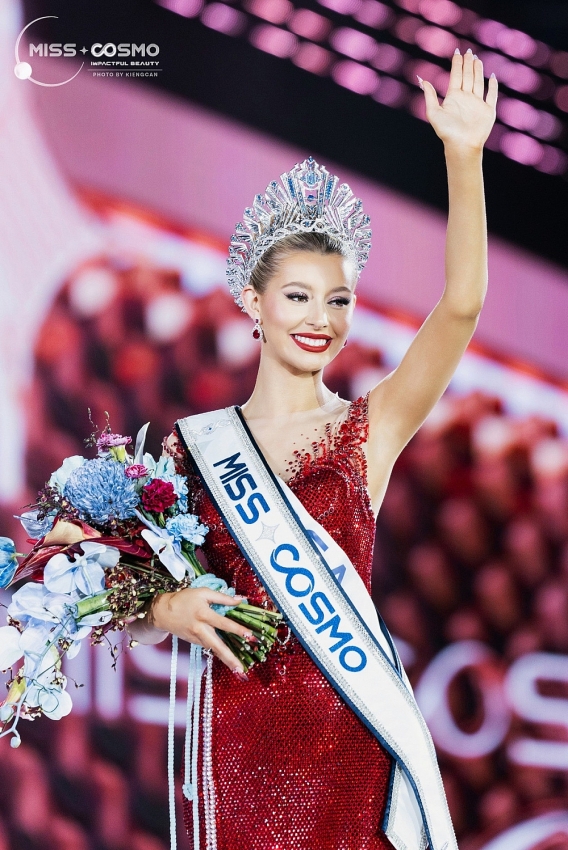 Người đẹp Mỹ đăng quang Miss Cosmo 2025, Phương Linh lọt vào top 10