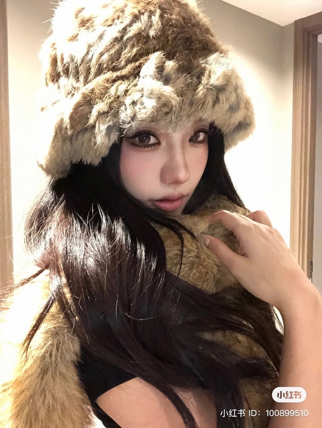 Angelababy gây sốt trên mạng xã hội xứ Trung với hình Y2K trẻ trung