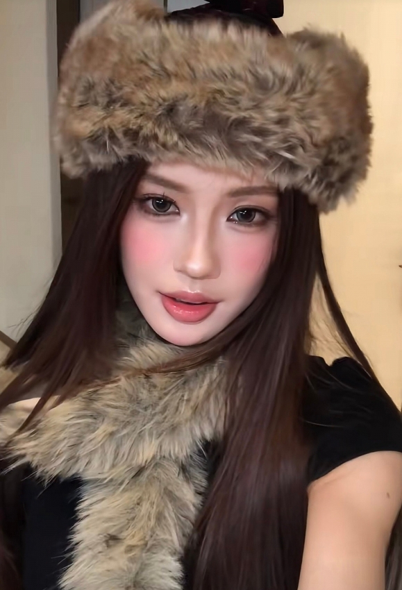 Angelababy gây sốt trên mạng xã hội xứ Trung với hình Y2K trẻ trung