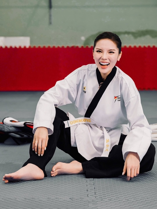 Hoa hậu Nguyễn Cao Kỳ Duyên mạnh mẽ trong bộ võ phục