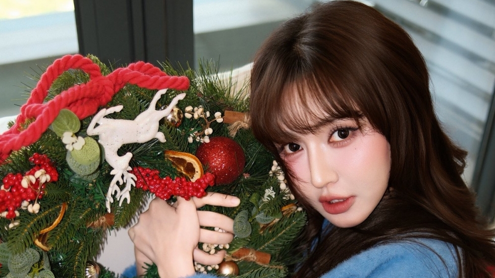 Bích Phương xinh đẹp đón Giáng sinh, visual ngọt ngào khiến fan khó rời mắt