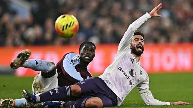 Man Utd thua đơn, thiệt kép tại Villa Park