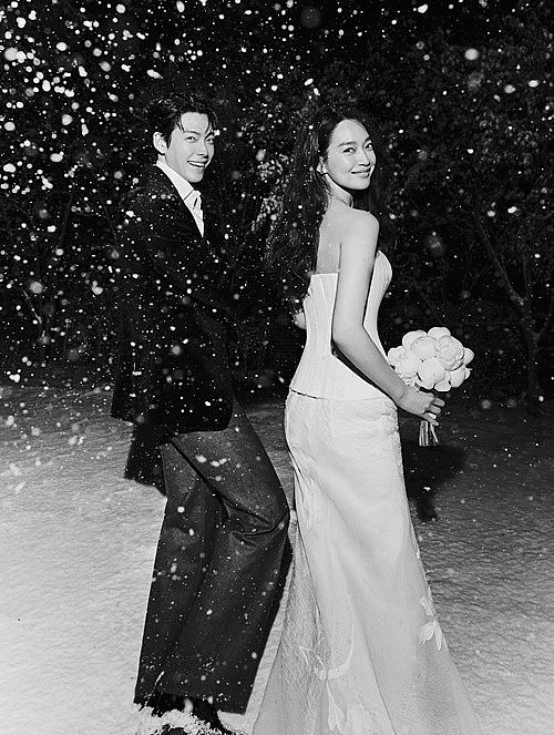 Shin Min Ah - Kim Woo Bin tung ảnh hôn lễ đẹp như mơ