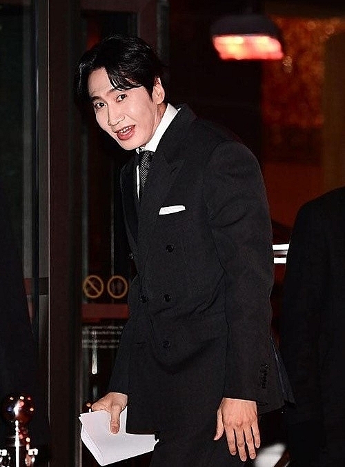 Shin Min Ah - Kim Woo Bin tung ảnh hôn lễ đẹp như mơ