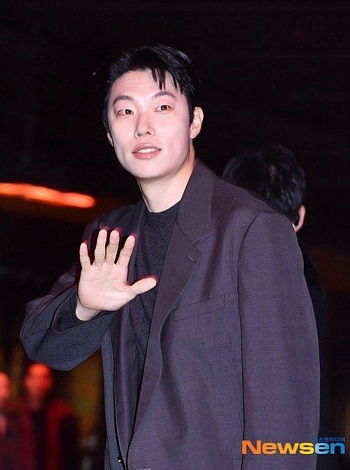 Shin Min Ah - Kim Woo Bin tung ảnh hôn lễ đẹp như mơ