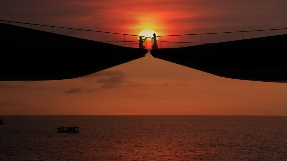 Săn hoàng hôn ở Cầu Hôn có gì hấp dẫn mà du khách nô nức tìm đến?