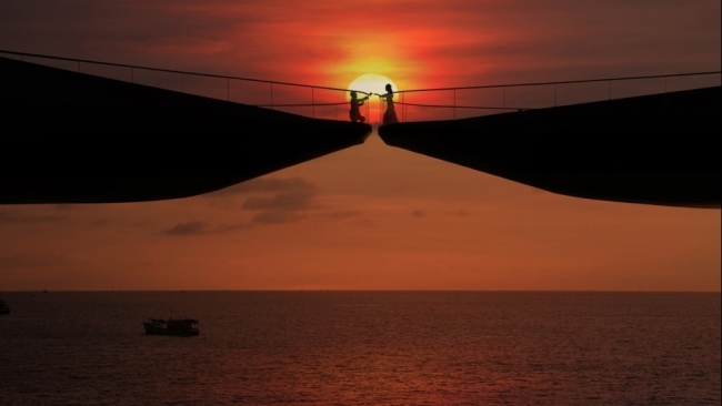 Săn hoàng hôn ở Cầu Hôn có gì hấp dẫn mà du khách nô nức tìm đến?