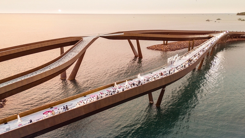 Săn hoàng hôn ở Cầu Hôn có gì hấp dẫn mà du khách nô nức tìm đến?