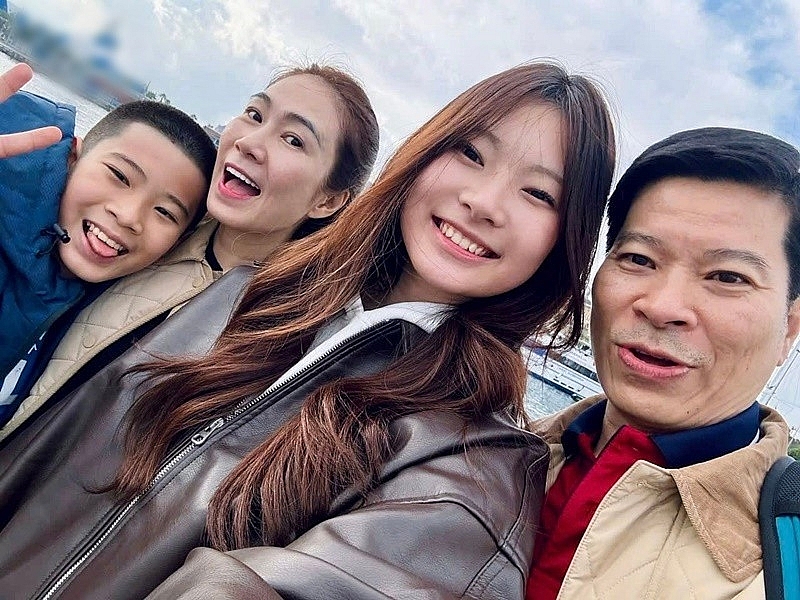 Sao Việt khoe khoảnh khắc đón Giáng sinh ở nước ngoài