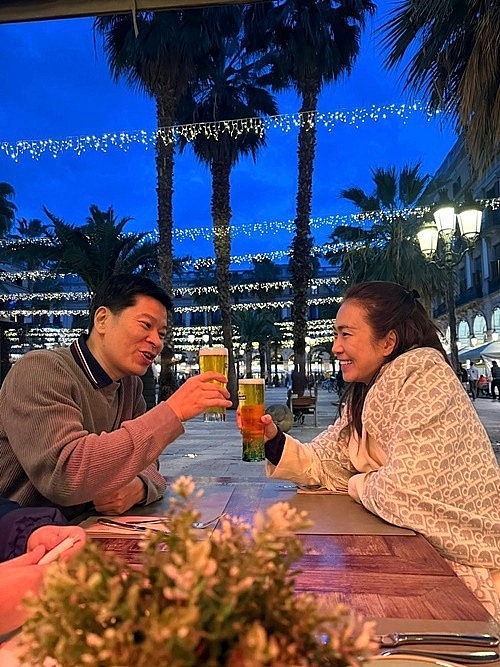 Sao Việt khoe khoảnh khắc đón Giáng sinh ở nước ngoài