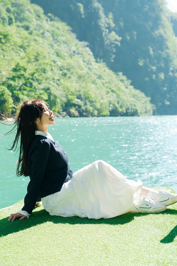 Du ngoạn sông Nho Quế kỳ quan xanh giữa cao nguyên đá