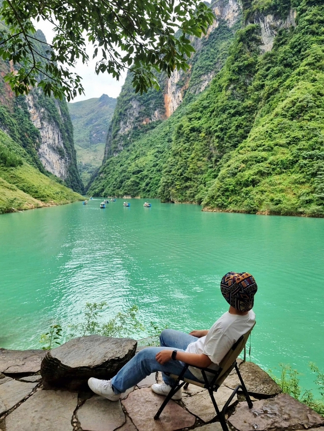 Du ngoạn sông Nho Quế kỳ quan xanh giữa cao nguyên đá