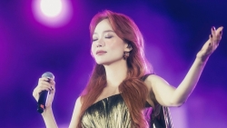 Nữ ca sĩ Việt đẹp đến mức được truyền thông xứ Trung tung hô 'nữ thần'