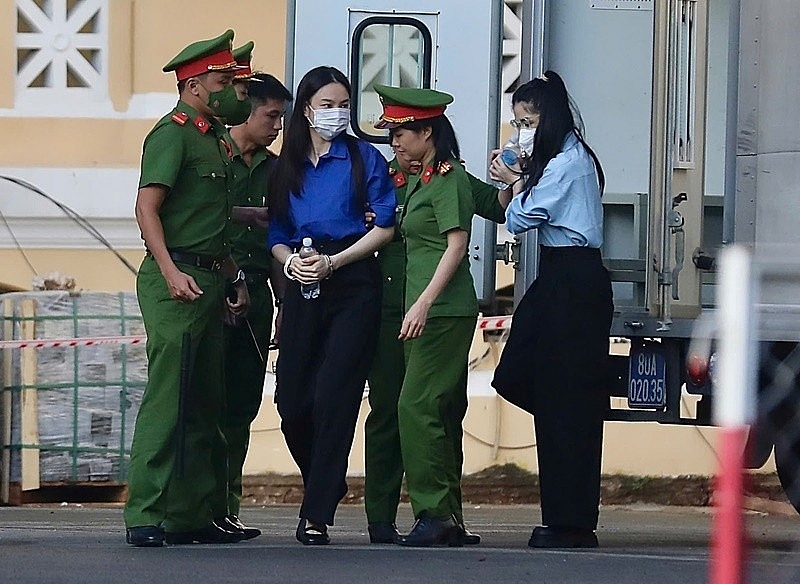 Hoa hậu Thùy Tiên vướng ồn ào tai tiếng nhất năm 2025