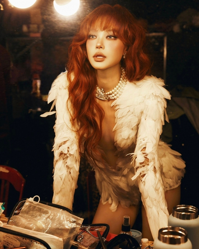 Nữ ca sĩ Việt đẹp đến mức được truyền thông xứ Trung tung hô 'nữ thần'