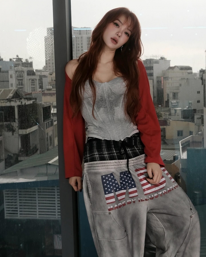 Nữ ca sĩ Việt đẹp đến mức được truyền thông xứ Trung tung hô 'nữ thần'