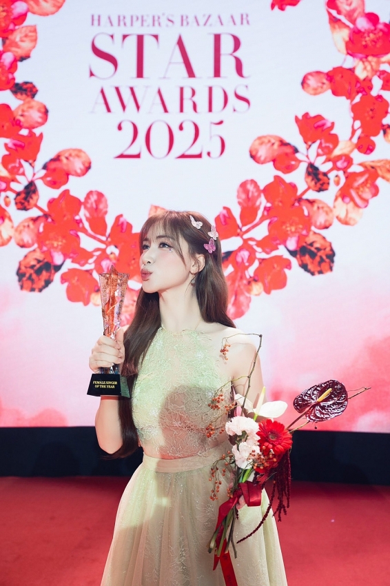 Hòa Minzy ra sao sau sản phẩm âm nhạc gây sốt nhất năm 2025?