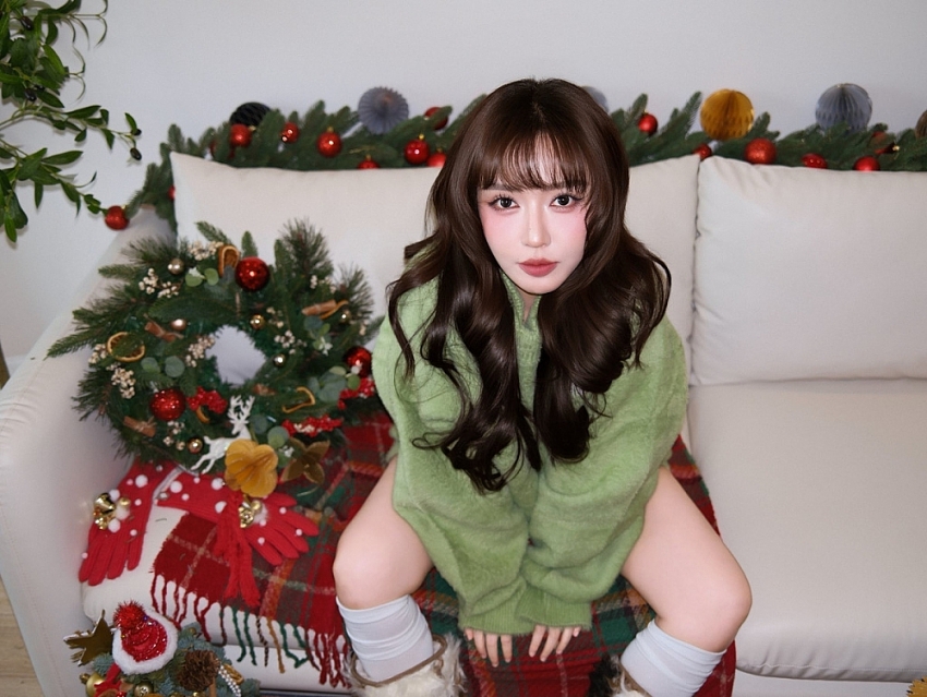 Bích Phương diện đồ táo bạo khoe vóc dáng căng tràn trên sân khấu Bích Phương diện đồ táo bạo khoe vóc dáng căng tràn trên sân khấu