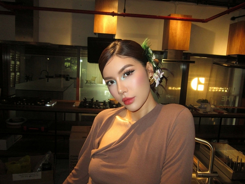 Siêu mẫu Minh Tú thẳng thắn chia sẻ chuyện nợ ngân hàng 500 triệu đồng