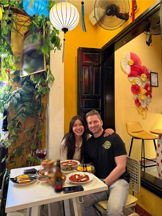 Siêu mẫu Minh Tú thẳng thắn chia sẻ chuyện nợ ngân hàng 500 triệu đồng