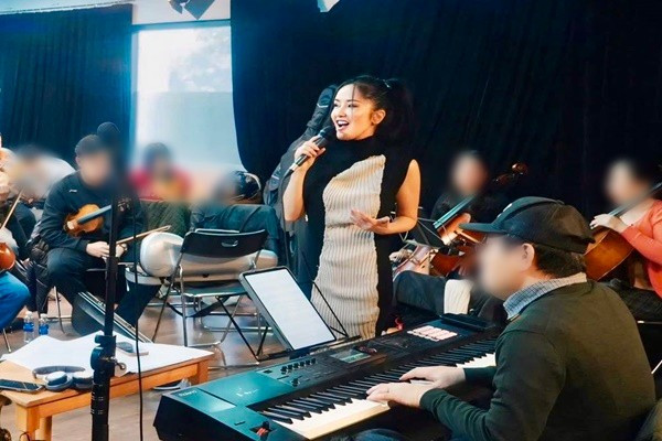 Diva Hồng Nhung nói gì về lùm xùm show Về đây bốn cánh chim trời?