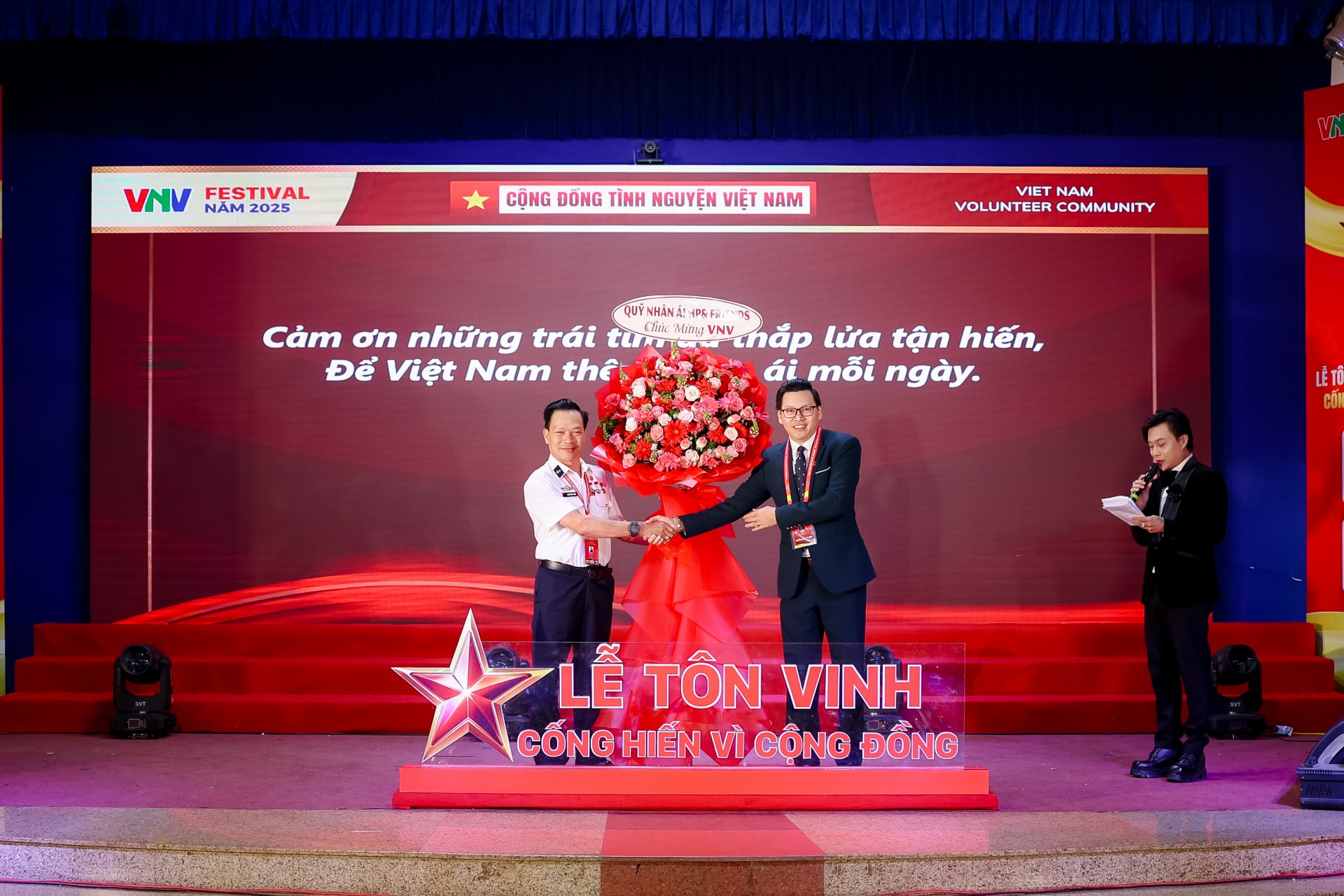 Festival “Kết nối những Trái tim Thiện nguyện Toàn quốc” lần thứ VIII: Lễ Báo công dâng Bác, tôn vinh cống hiến vì cộng đồng