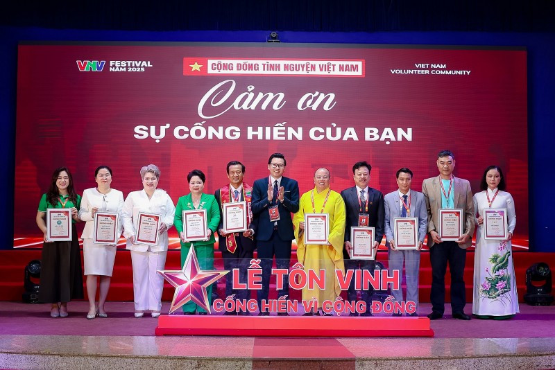 Festival “Kết nối những Trái tim Thiện nguyện Toàn quốc” lần thứ VIII: Lễ Báo công dâng Bác, tôn vinh cống hiến vì cộng đồng
