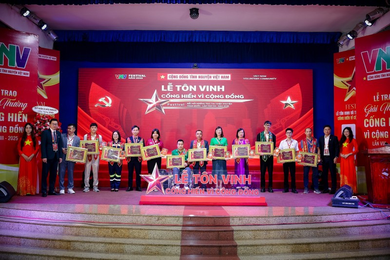 Festival “Kết nối những Trái tim Thiện nguyện Toàn quốc” lần thứ VIII: Lễ Báo công dâng Bác, tôn vinh cống hiến vì cộng đồng