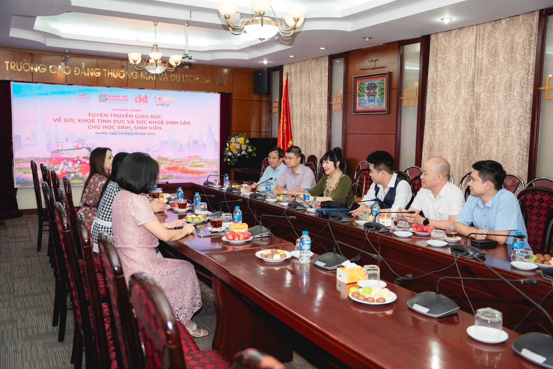 Lan tỏa tri thức – Xây dựng lối sống lành mạnh: Chương trình tuyên truyền SKTD và SKSS cho học sinh, sinh viên