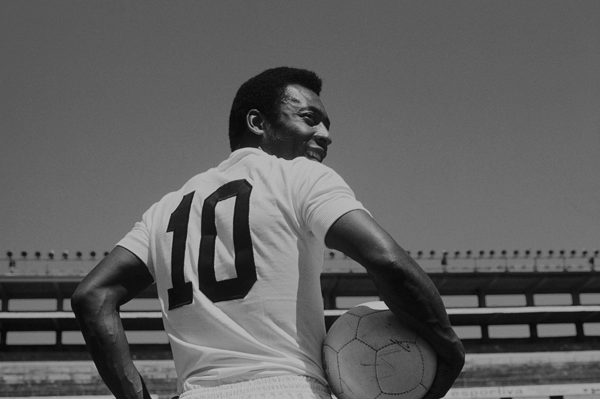 Vua Pele qua đời, thế giới bóng đá thổn thức - Ảnh 10.