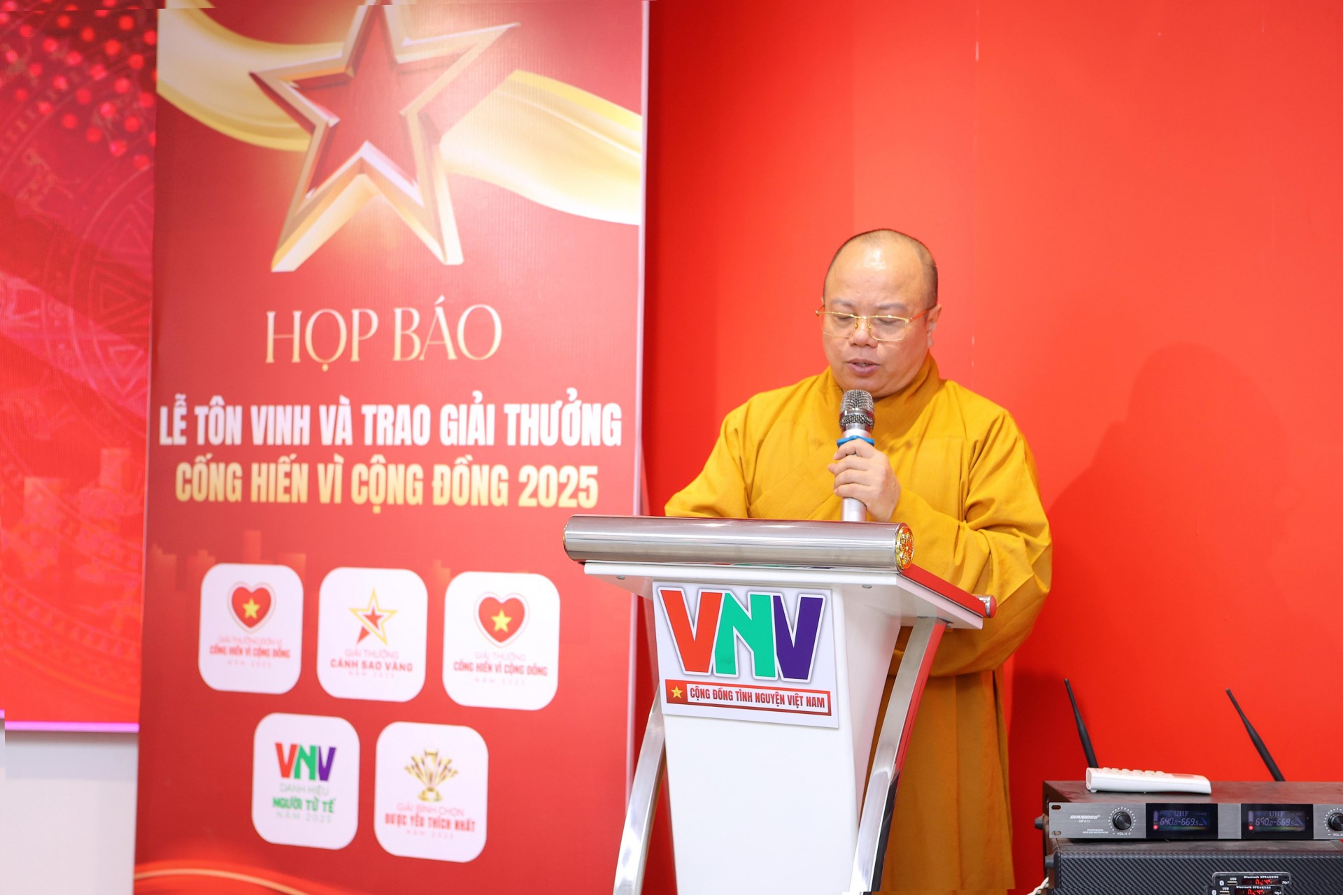 Lan tỏa năng lượng tử tế: Khi thiện nguyện trở thành “Sức mạnh mềm” của xã hội Việt Nam Lan tỏa năng lượng tử tế: Khi thiện nguyện trở thành “Sức mạnh mềm” của xã hội Việt Nam