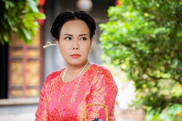 Nghệ sĩ Việt Hương bất ngờ gặp biến căng ngay đầu năm, bị cư dân mạng nhận xét tiêu cực