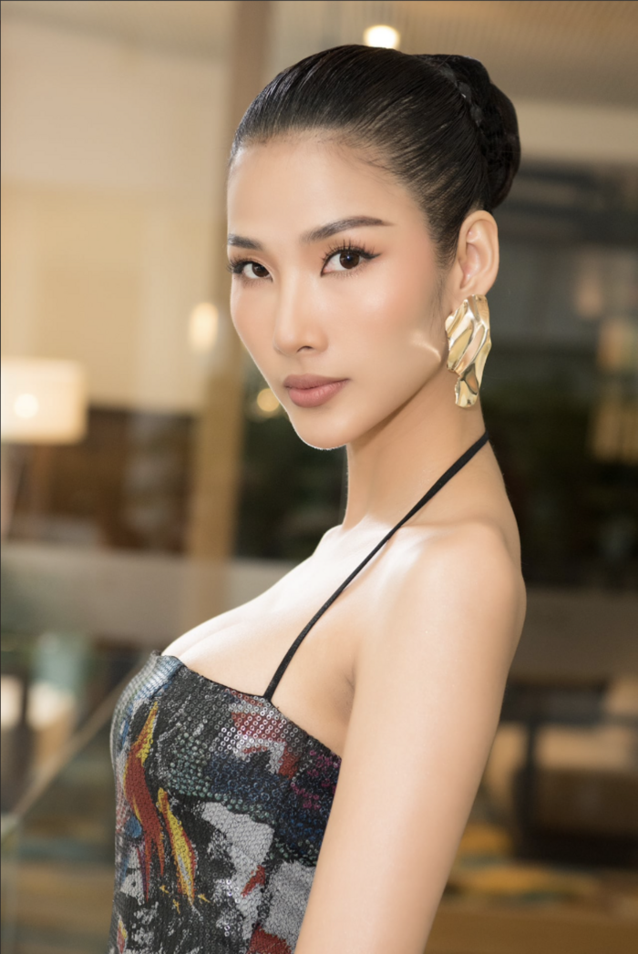 Á hậu Hoàng Thùy dương tính với Covid-19, nghi bị lây nhiễm từ họp báo Hoa hậu Hoàn vũ Việt Nam 2022