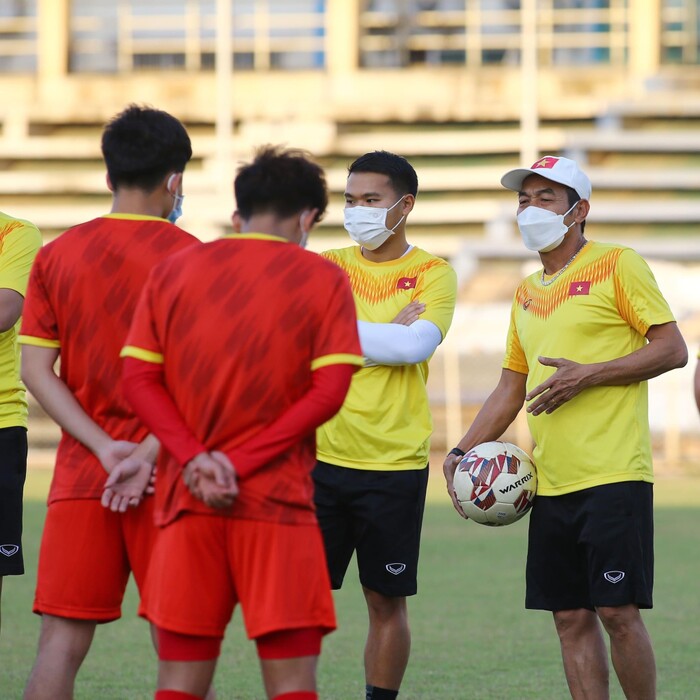 Việt Nam - Timor Leste: 13 cầu thủ v&agrave; cuộc chiến của l&ograve;ng quả cảm Ảnh 1