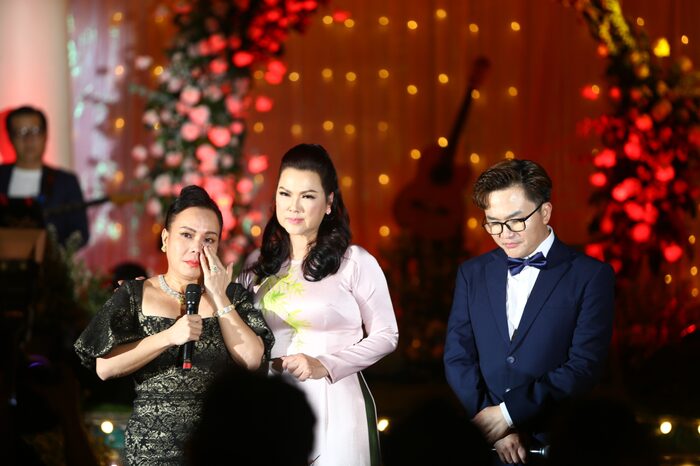 Việt Hương tiết lộ làm một việc liên quan đến Phi Nhung trong ngày vui của vợ cố NS Chí Tài