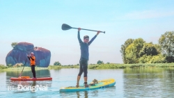 Đồng Nai: Chèo thuyền sup trên sông nước