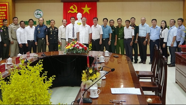 An Giang: Lãnh đạo huyện Kirivong chúc Tết huyện Tri Tôn
