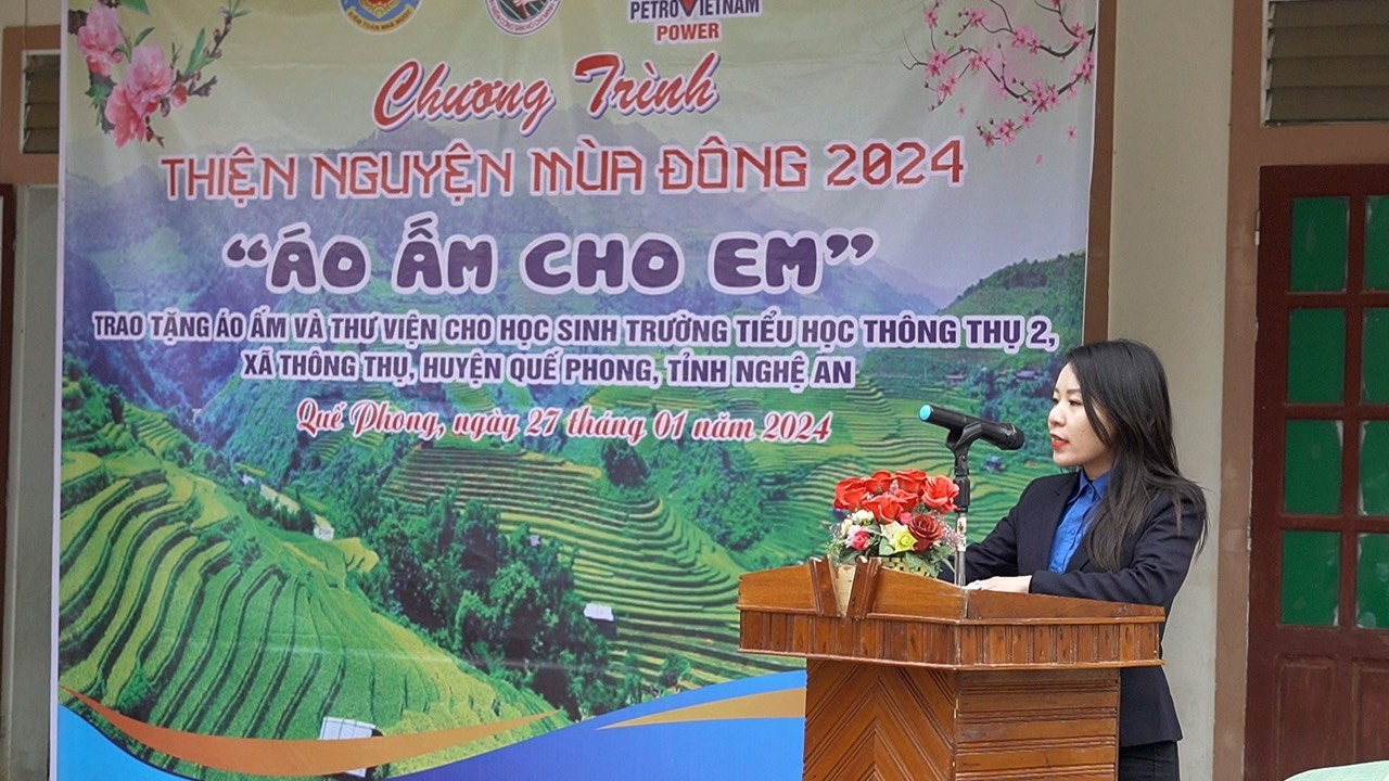 Đoàn Thanh niên PV Power mang &quot;Áo ấm cho em&quot; tại huyện Quế Phong, tỉnh Nghệ An