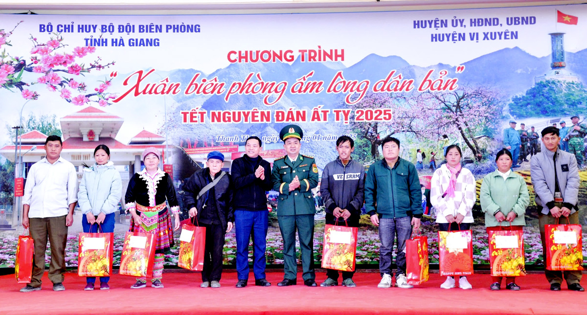 Hà Giang: Thắm tình quân dân nơi biên cương