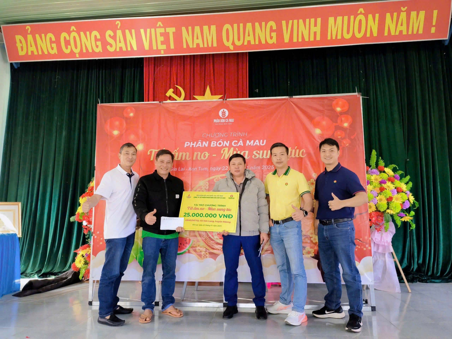 PVCFC mang tết yêu thương đến bà con nghèo qua chương trình “Tết ấm no – Mùa sung túc”