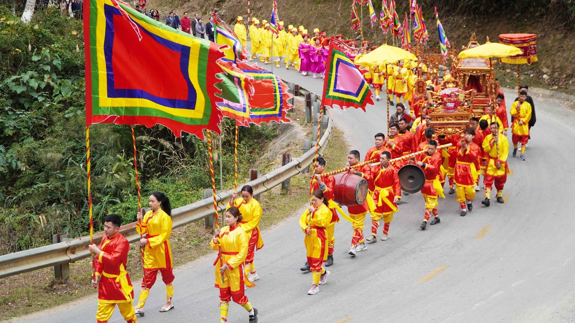 Lai Châu: Sông Đà vào xuân