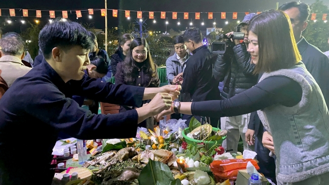 Lai Châu: Lễ buộc chỉ cổ tay - Nét đẹp văn hóa của người Thái Than Uyên