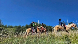 Tuyên Quang: Bí thư Tỉnh ủy Hầu A Lềnh dự lễ ra mắt sản phẩm du lịch mới tại xã Lũng Cú