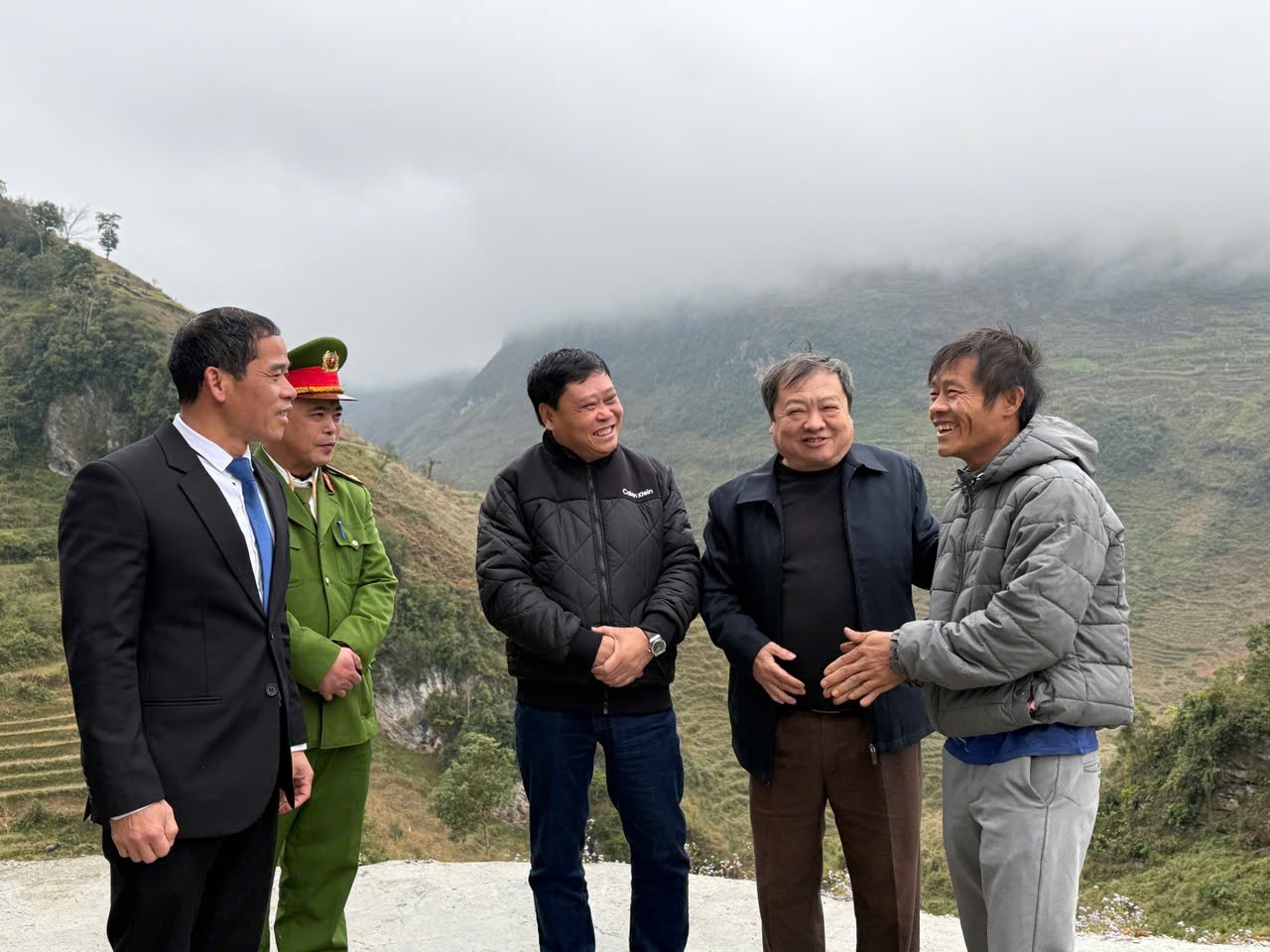 Tuyên Quang: Khánh thành nhà ở cho hộ nghèo, hộ bị ảnh hưởng bão lũ tại xã Lũng Cú Tuyên Quang: Khánh thành nhà ở cho hộ nghèo, hộ bị ảnh hưởng bão lũ tại xã Lũng Cú